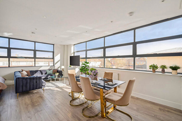 Studio For Sale In Heron Drive, Slough, SL3