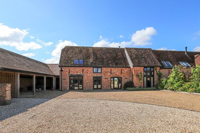 4 Bedroom Barn Conversion For Sale In Knowlton, BH21