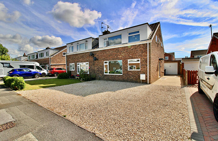 3 Bedroom Semi Detached House For Sale In Lansdown Close, Melksham, Wiltshire, SN12