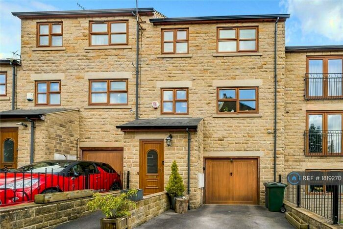 3 Bedroom Terraced House To Rent In Preachers Mews, Bingley, BD16