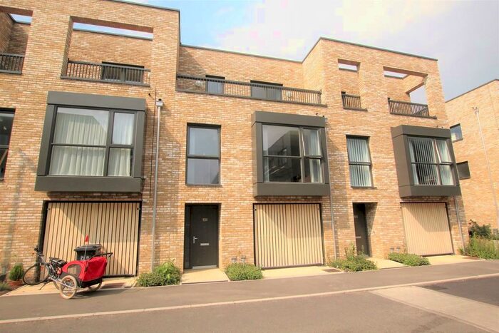 4 Bedroom Town House To Rent In Fowler Avenue, Trumpington, Cambridge, CB2