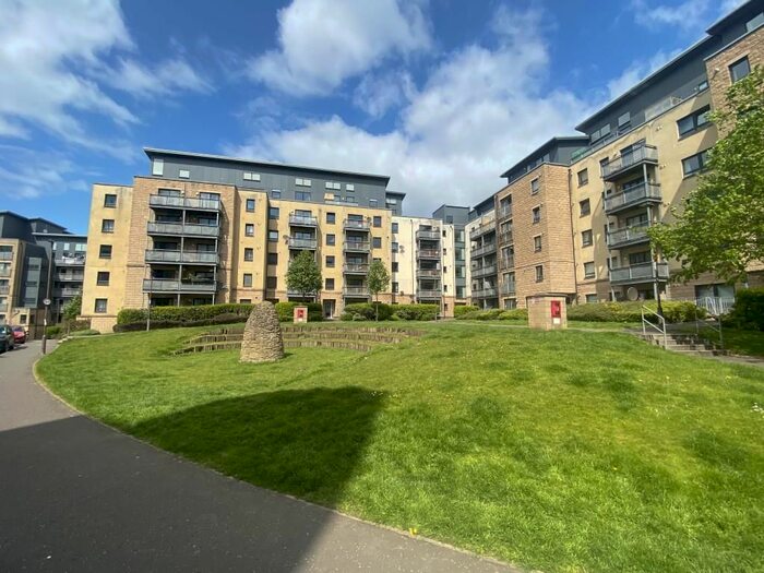 2 Bedroom Flat To Rent In Hawkhill Close, Edinburgh, EH7