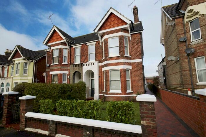 1 Bedroom Flat To Rent In Poole, BH15