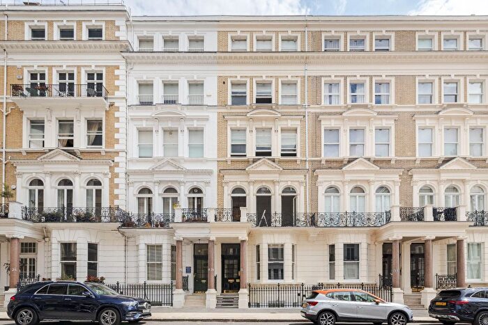 1 Bedroom Flat For Sale In De Vere Gardens, W8