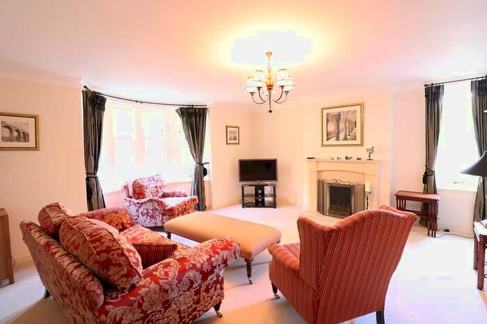 2 Bedroom Flat To Rent In Rubislaw Den South, Aberdeen, AB15