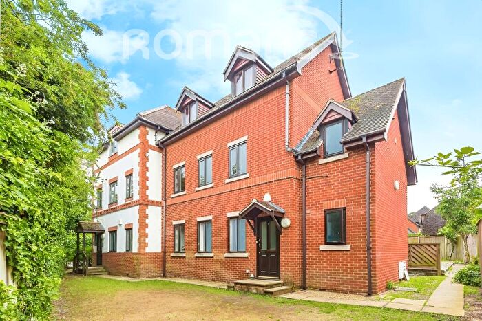 1 Bedroom Apartment To Rent In Sunmit Court, Crossborough Gardens, RG21