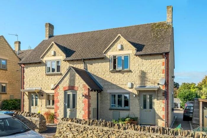 1 Bedroom Flat For Sale In Enstone, Oxfordshire, OX7