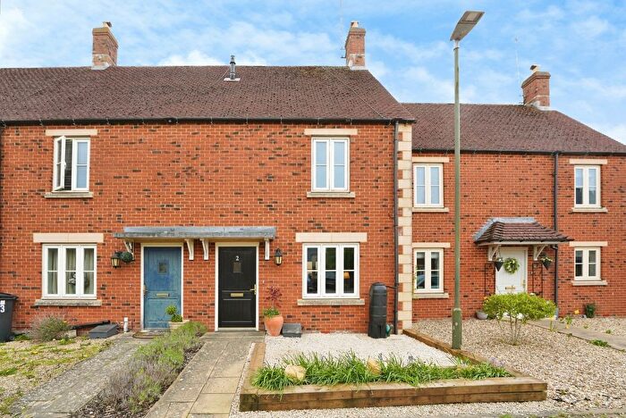 2 Bedroom Terraced House For Sale In Hennemarsh Place, Moreton-In-Marsh, GL56