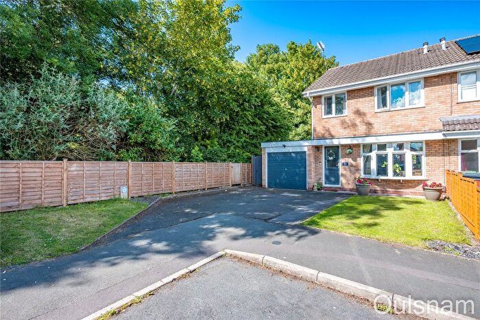3 Bedroom Semi Detached House For Sale In Kendal Close, Bromsgrove, Worcestershire, B60