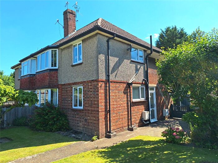 2 Bedroom Maisonette To Rent In Victoria Road, Horley, Surrey, RH6