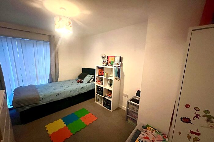 2 Bedroom Flat To Rent In Little Brights Road, Belvedere, DA17
