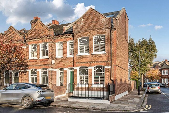 4 Bedroom End Terrace House To Rent In Cranbury Road, Sands End, London, SW6