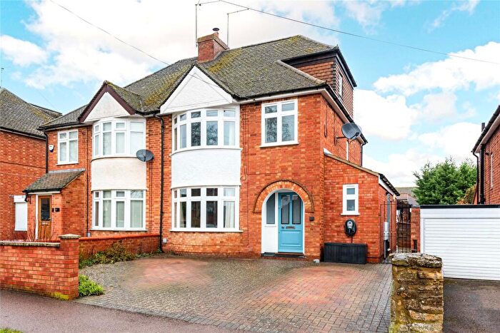4 Bedroom Semi Detached House For Sale In Spring Lane, Olney, Buckinghamshire, MK46