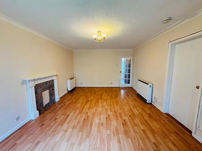 2 Bedroom Flat To Rent In Lincon Court, Duchess Way, Bristol, BS16