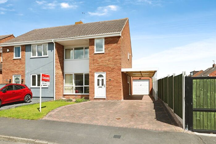 3 Bedroom Semi-detached House For Sale In Hillyard Road, Southam, CV47