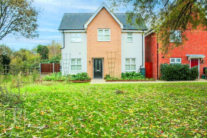 4 Bedroom Detached House To Rent In Peache Road, Colchester, Essex, CO1