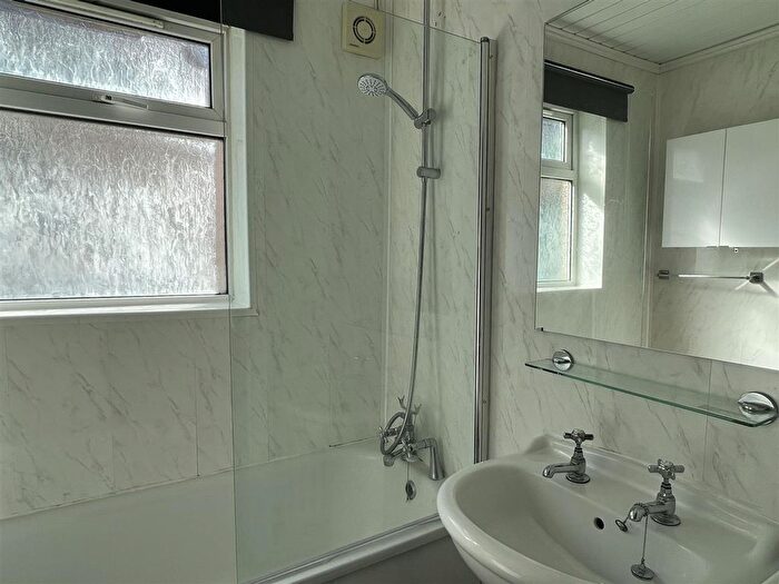 2 Bedroom Detached House To Rent In Regent Road, Rhyl, LL18
