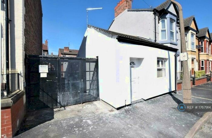2 Bedroom Bungalow To Rent In Craven Street Birkenhead, Liverpool, CH41