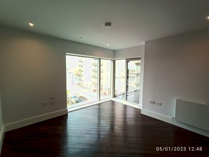 1 Bedroom Flat To Rent In Flagstaff Road, Reading, RG2