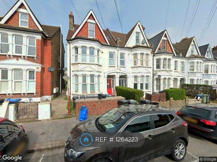 1 Bedroom Flat To Rent In Holmesdale Road, London, SE25
