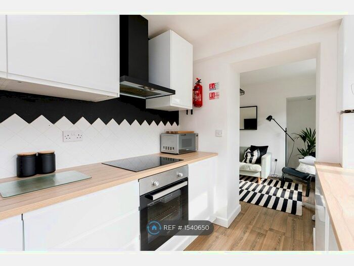 3 Bedroom Terraced House To Rent In Bayview Terrace, Swansea, SA1