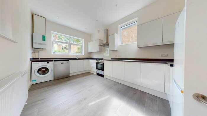 6 Bedroom Terraced House To Rent In Chestnut Road, London, SE27