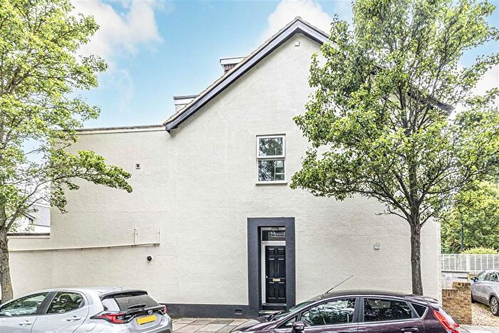 Studio To Rent In Kingston Road, Teddington, TW11