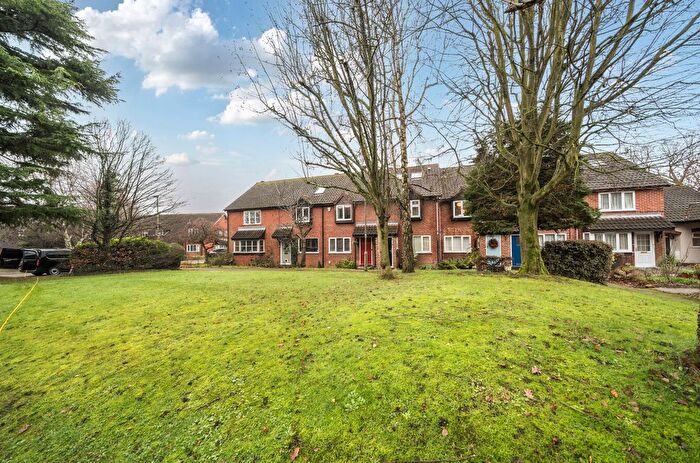 3 Bedroom Terraced House For Sale In Boleyn Way, Barnet, EN5