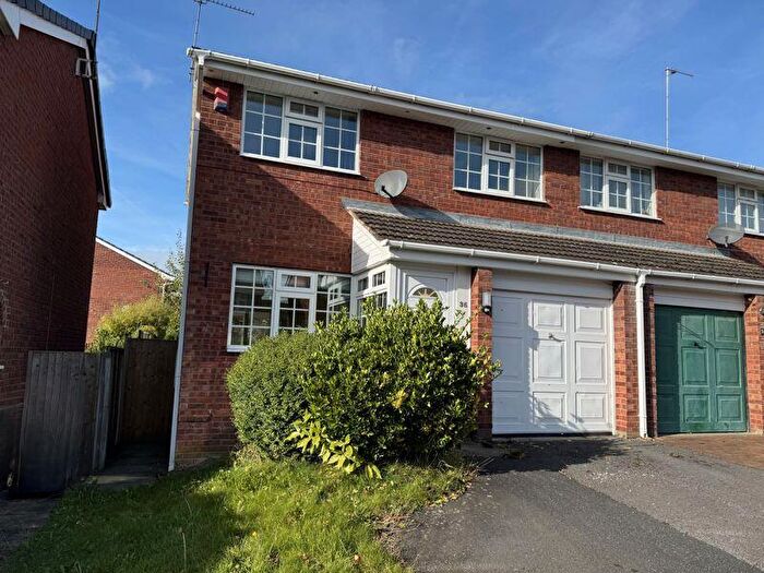 3 Bedroom Semi Detached House For Sale In Selkirk Drive, Holmes Chapel, CW4