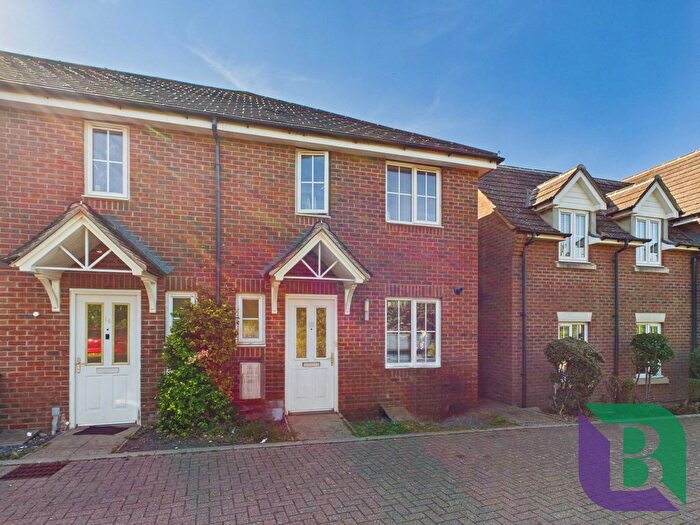 3 Bedroom End Terrace House For Sale In Lydbrook Lane, Woburn Sands, MK17