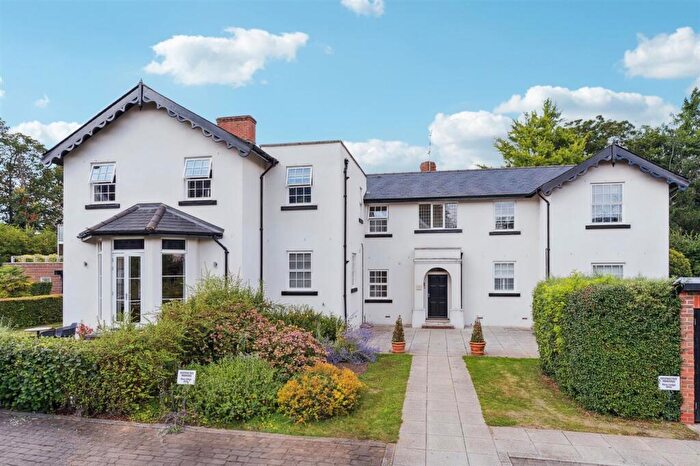 2 Bedroom Apartment For Sale In Townsend Gate, Berkhamsted, HP4