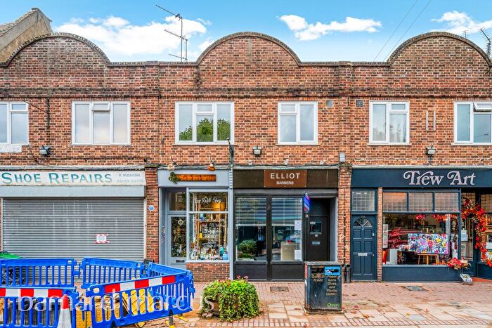 1 Bedroom Flat To Rent In The Parade, Claygate, Esher, KT10