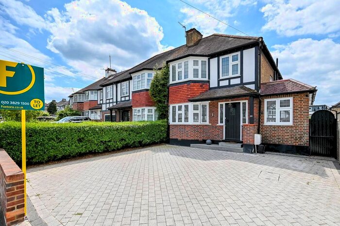 3 Bedroom Semi-Detached House To Rent In Oaks Avenue, Worcester Park, KT4
