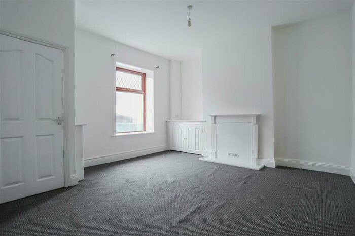 2 Bedroom House To Rent In Burnley Rd E, Rossendale, BB4
