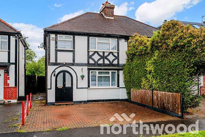 3 Bedroom Semi-detached House For Sale In Pams Way, Ewell, Epsom, KT19