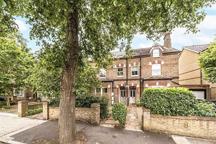 1 Bedroom Flat To Rent In Somerset Road, Teddington, TW11