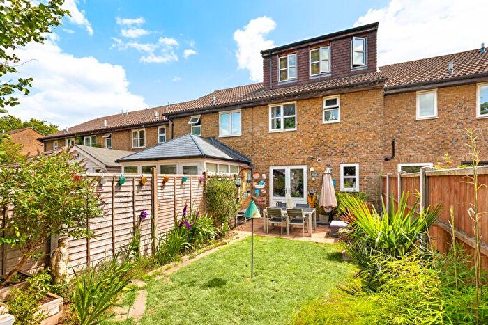 4 Bedroom Terraced House For Sale In Churchfield Road, Walton-On-Thames, KT12