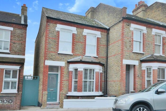 2 Bedroom Property To Rent In Caxton Road, London, SW19