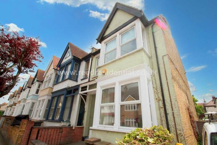1 Bedroom Apartment To Rent In Pall Mall, Leigh On Sea, SS9