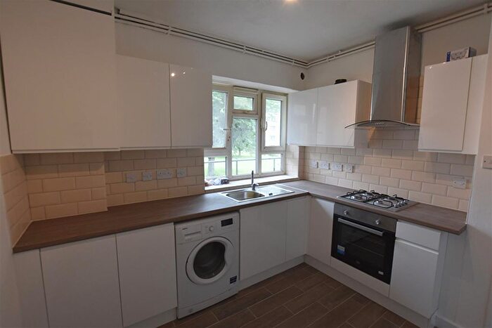 4 Bedroom Property To Rent In Broomhouse Lane, London, SW6