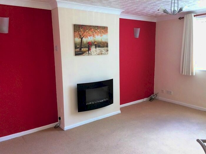 2 Bedroom Flat To Rent In Penncricket Lane, Oldbury, West Midlands B68