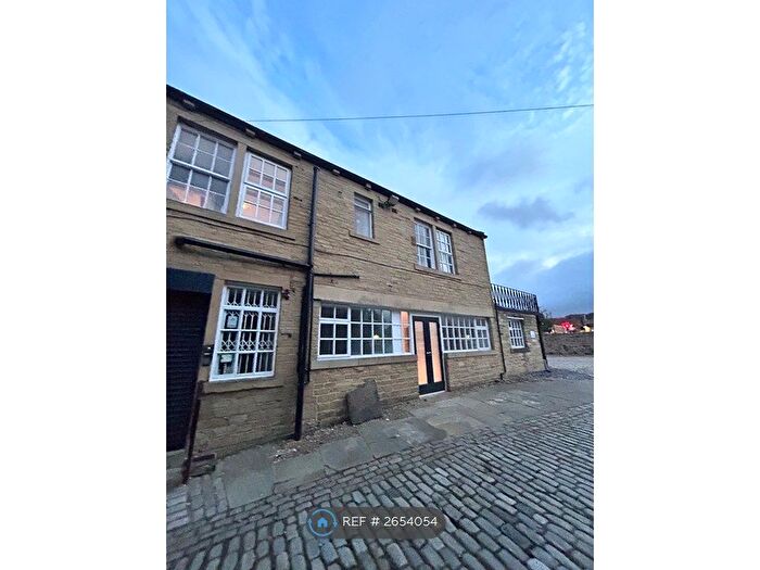 1 Bedroom Flat To Rent In Harrogate Road, Bradford, BD10