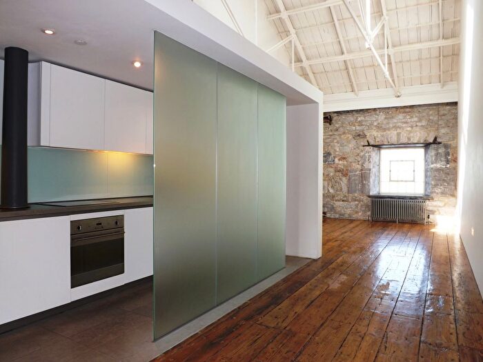 2 Bedroom Flat To Rent In Clarence, Plymouth, PL1