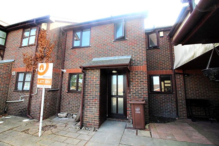 3 Bedroom Semi Detached House To Rent In Chattenden Lane, Chattenden, Rochester, Kent, ME3