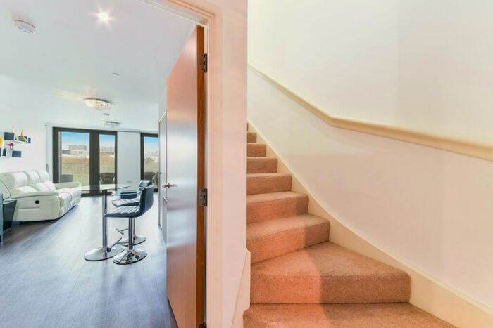 2 Bedroom Apartment For Sale In Parkside Court, London, E16