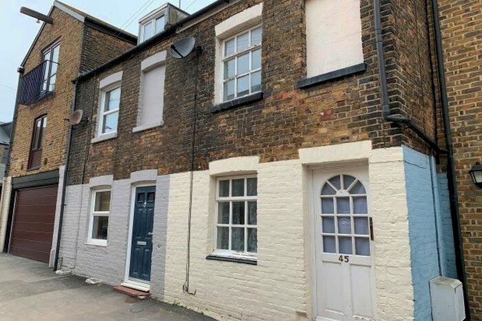 3 Bedroom Property To Rent In Rodney Street, Ramsgate, CT11