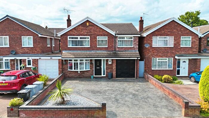 4 Bedroom Detached House For Sale In Woolston Drive, Hough, CW2
