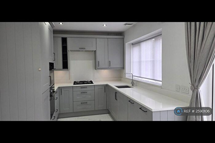 3 Bedroom Semi-Detached House To Rent In Gaveller Road, Swindon, SN25