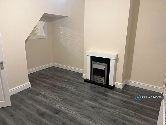 2 Bedroom Terraced House To Rent In Station Road, Portsmouth, PO3