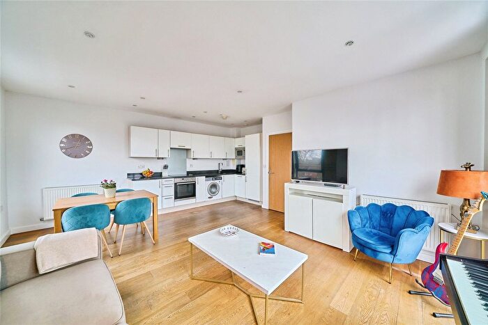 2 Bedroom Flat For Sale In Paul Street, London, E15